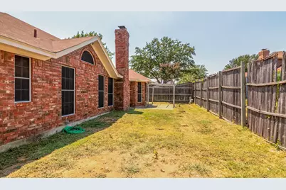 319 Kessler Drive, Euless, TX 76039 - Photo 31