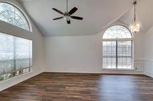 319 Kessler Dr, Euless, TX 76039 - Photo 3