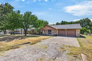 164 Creekview Dr E, Red Oak, TX 75154 - Photo 3