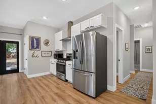 2511 Gladstone Dr, Dallas, TX 75211 - Photo 9