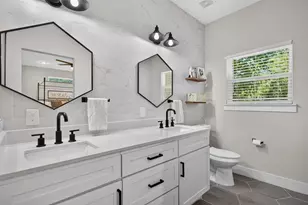 2511 Gladstone Dr, Dallas, TX 75211 - Photo 7