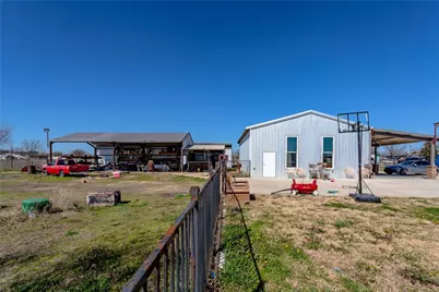 8900 Holly Road, Alvarado, TX 76009 - Photo 15