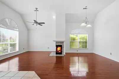 313 Pecos Drive, Irving, TX 75063 - Photo 13