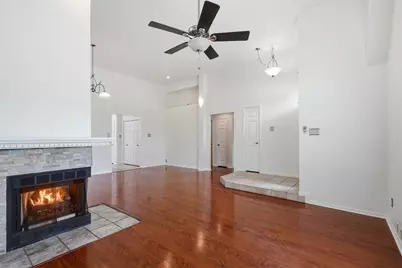 313 Pecos Drive, Irving, TX 75063 - Photo 9