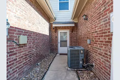 172 High School Drive, Lewisville, TX 75057 - Photo 37