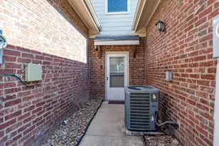 172 High School Dr, Lewisville, TX 75057 - Photo 37
