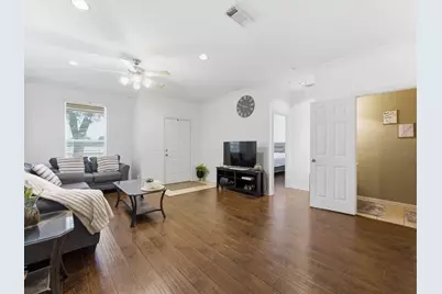172 High School Drive, Lewisville, TX 75057 - Photo 9