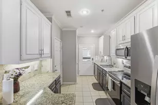 172 High School Dr, Lewisville, TX 75057 - Photo 13