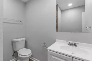 3847 Castle Hills Dr, Dallas, TX 75241 - Photo 11