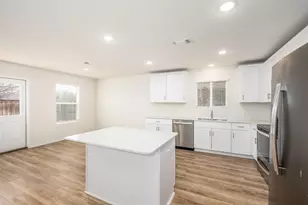 321 Glenwick Ln, Van Alstyne, TX 75495 - Photo 7