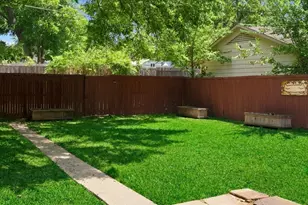 826 Cedar Hill Ave, Dallas, TX 75208 - Photo 23
