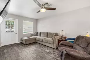 128 Lynn Dr, Azle, TX 76020 - Photo 3