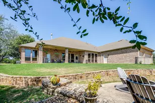 8401 Fullerton Dr, Cleburne, TX 76033 - Photo 37