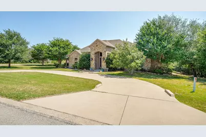 8401 Fullerton Drive, Cleburne, TX 76033 - Photo 5