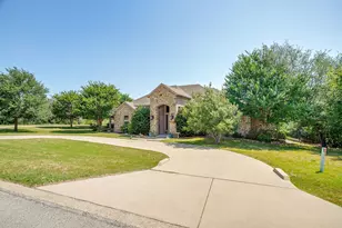 8401 Fullerton Dr, Cleburne, TX 76033 - Photo 5