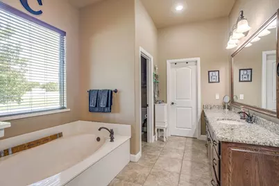8401 Fullerton Drive, Cleburne, TX 76033 - Photo 21