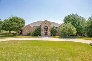 8401 Fullerton Dr, Cleburne, TX 76033 - Photo 1