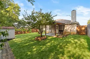 1007 Summerbrook Dr, Euless, TX 76040 - Photo 37