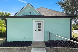 408 S College St, McKinney, TX 75069 - Photo 17