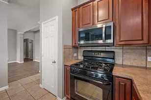 1205 Hickory Bend Ln, Fort Worth, TX 76108 - Photo 9