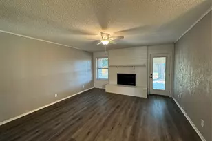 307 Ables St, Granbury, TX 76048 - Photo 5