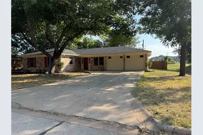 307 Ables Street, Granbury, TX 76048 - Photo 3
