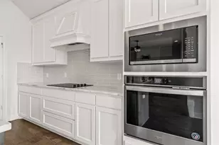 336 Oak Meadow Trail, Waco, TX 76657 - Photo 9