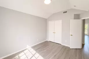 1817 Canterbury Cir, Fort Worth, TX 76112 - Photo 9