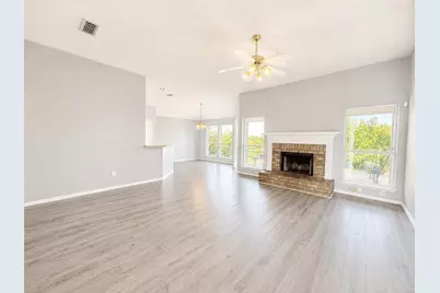 1817 Canterbury Circle, Fort Worth, TX 76112 - Photo 3