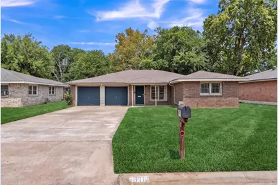 1116 Center Street, Cleburne, TX 76033 - Photo 1