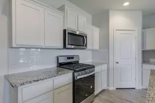 8620 High Hl Dr, Fort Worth, TX 76179 - Photo 9