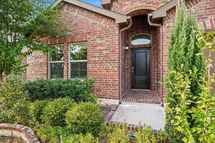 729 Rebecca Ln, Saginaw, TX 76131 - Photo 3