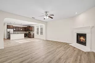 729 Rebecca Ln, Saginaw, TX 76131 - Photo 9