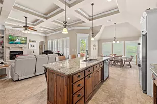 427 River Bank Ln, Granbury, TX 76049 - Photo 5