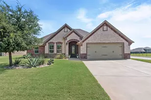 427 River Bank Ln, Granbury, TX 76049 - Photo 1