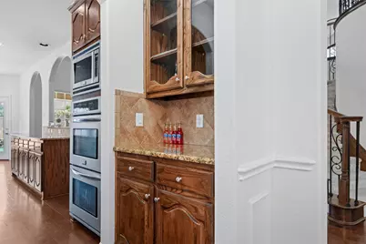 2932 Montalbo, Grand Prairie, TX 75054 - Photo 7