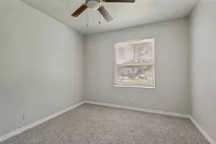 3221 Ridgeview Cir, Irving, TX 75062 - Photo 9
