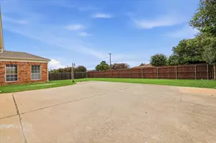 2209 Everglade Ct, Carrollton, TX 75006 - Photo 35