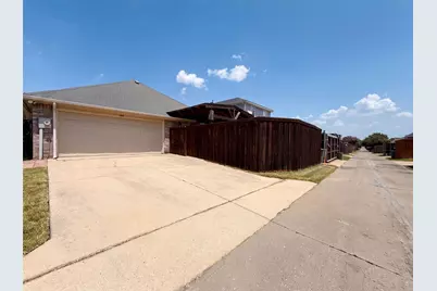 1688 Yellowstone Avenue, Lewisville, TX 75077 - Photo 27