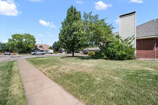 4209 Worth Forest Dr, Arlington, TX 76016 - Photo 3