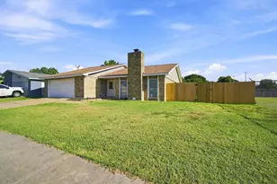 4205 Longstraw Dr, Fort Worth, TX 76137 - Photo 3