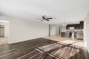 1700 Gayla Creek Dr, Little Elm, TX 75068 - Photo 7