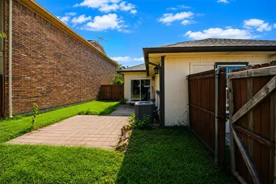 2927 Peninsula Way, Carrollton, TX 75007 - Photo 25