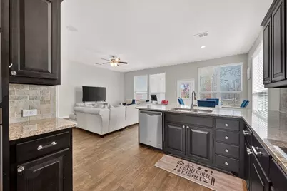 7815 Kettle Creek Drive, Arlington, TX 76001 - Photo 13