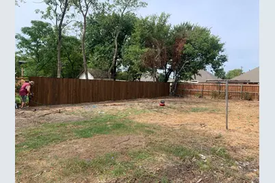 517 Hawthorne Street, Irving, TX 75061 - Photo 11