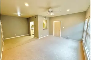 631 Texas St, Denton, TX 76209 - Photo 3