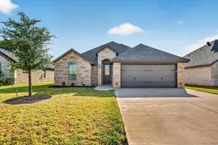 3335 White Horse Dr, Granbury, TX 76049 - Photo 1