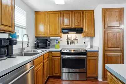 5305 Faireast Court, Arlington, TX 76018 - Photo 9