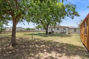 9142 5th St, Crawford, TX 76638 - Photo 27