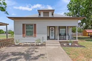 9142 5th St, Crawford, TX 76638 - Photo 33